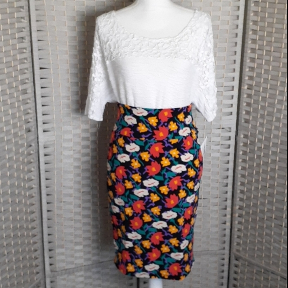 👉*NWT* LULAROE "CASSIE" SKIRT ~SIZE: M ~MIDI